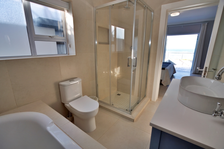 4 Bedroom Property for Sale in Stilbaai Oos Western Cape